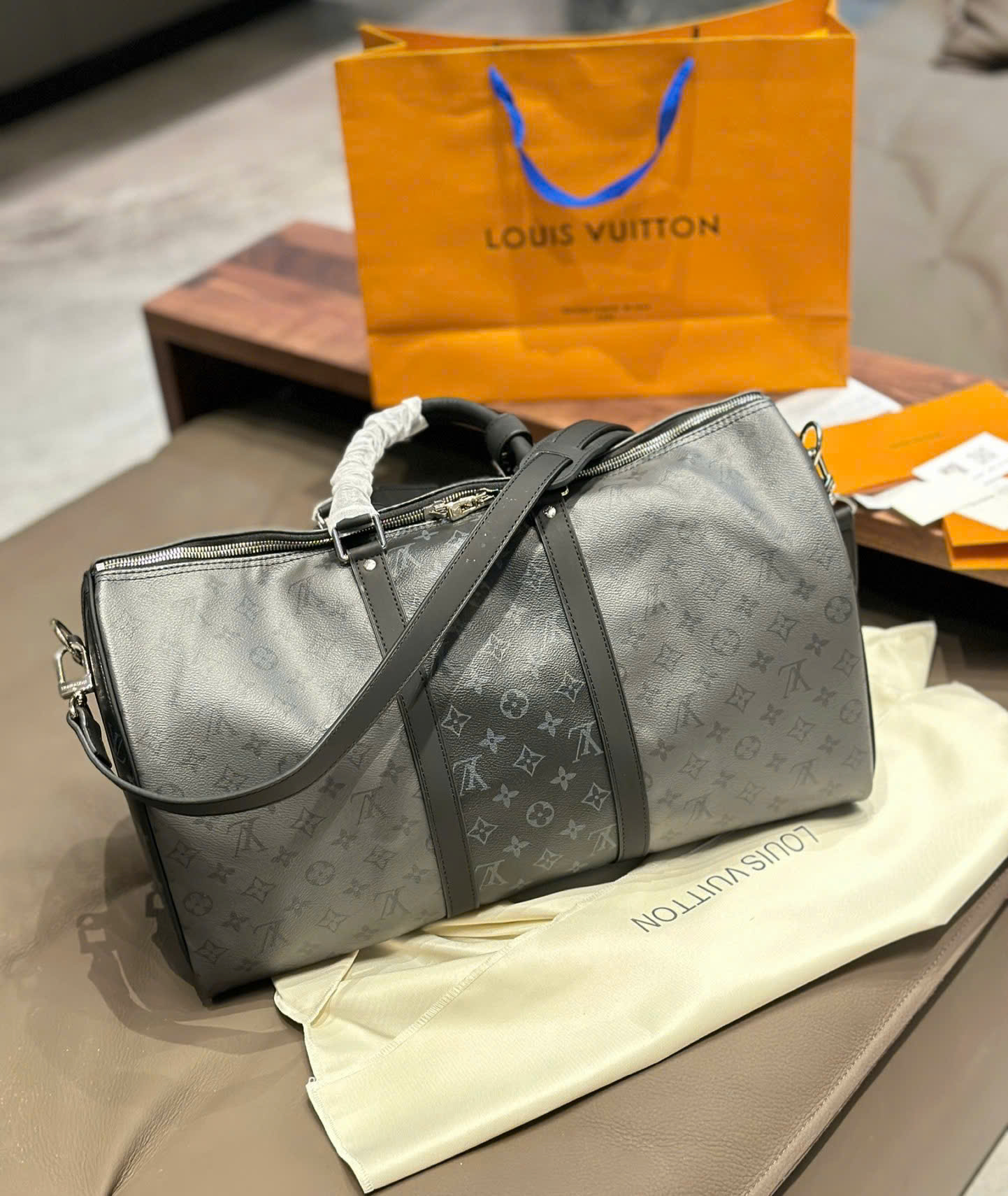 Túi trống du lịch Louis Vuitton LV Đen phối Xám họa tiết hoa vân logo LV size 50cm Like Auth Fullbox phụ kiện PLD